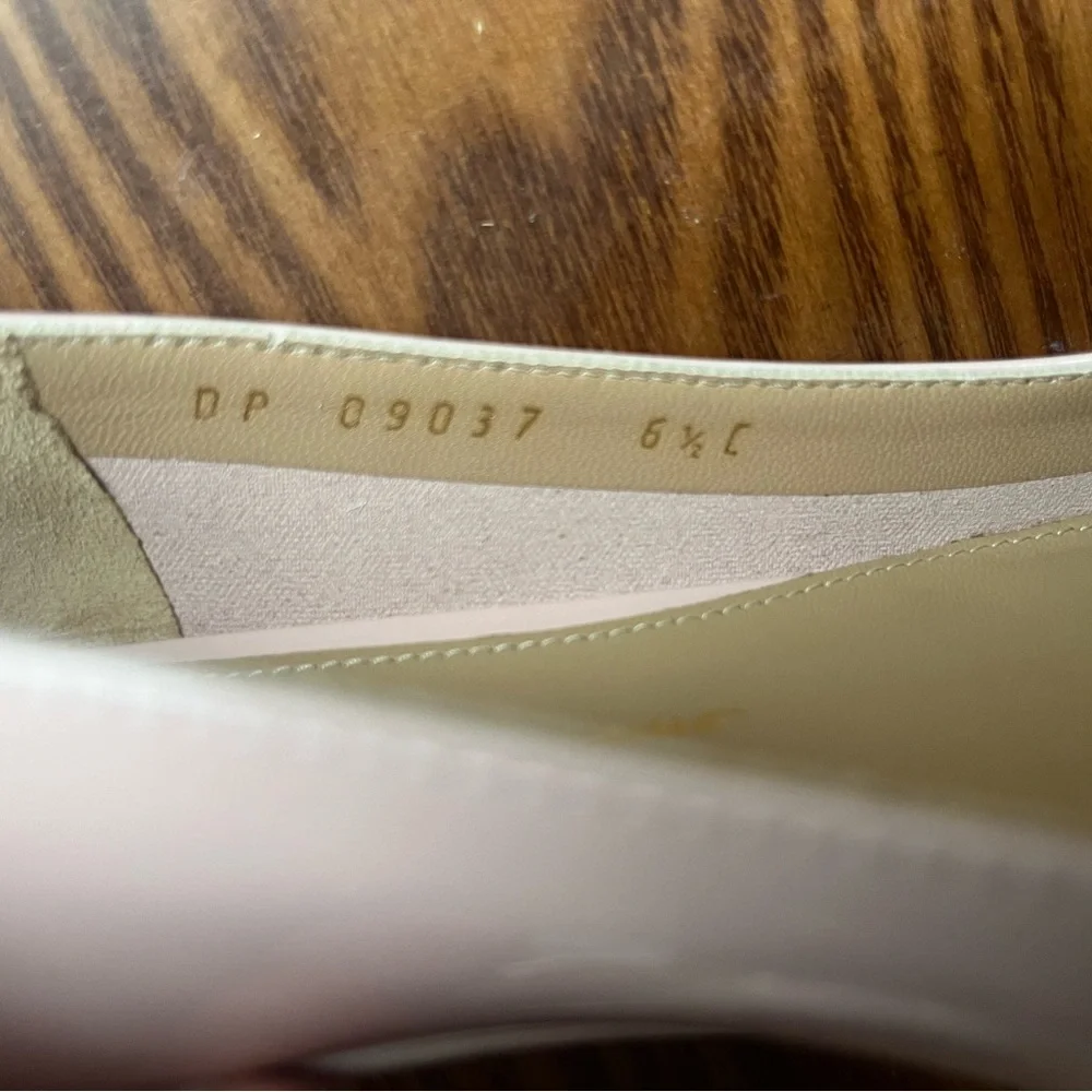 Ferragamo Women’s Patent Leather Cream Ballet Flats - Picture 5 of 7